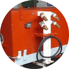 Conjunto de bobinas de indução para prensa vertical com barramentos isolados com Nylon Rilsan Conjunto de bobinas de indução para prensa vertical com barramentos isolados com Nylon Rilsan